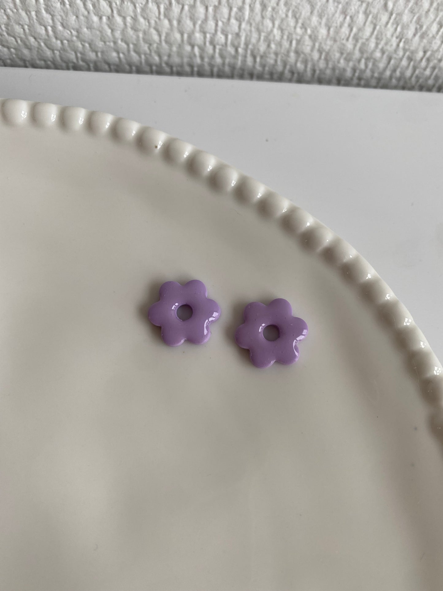 Mini Violette I Breloques fleurs unies ( sans créoles )