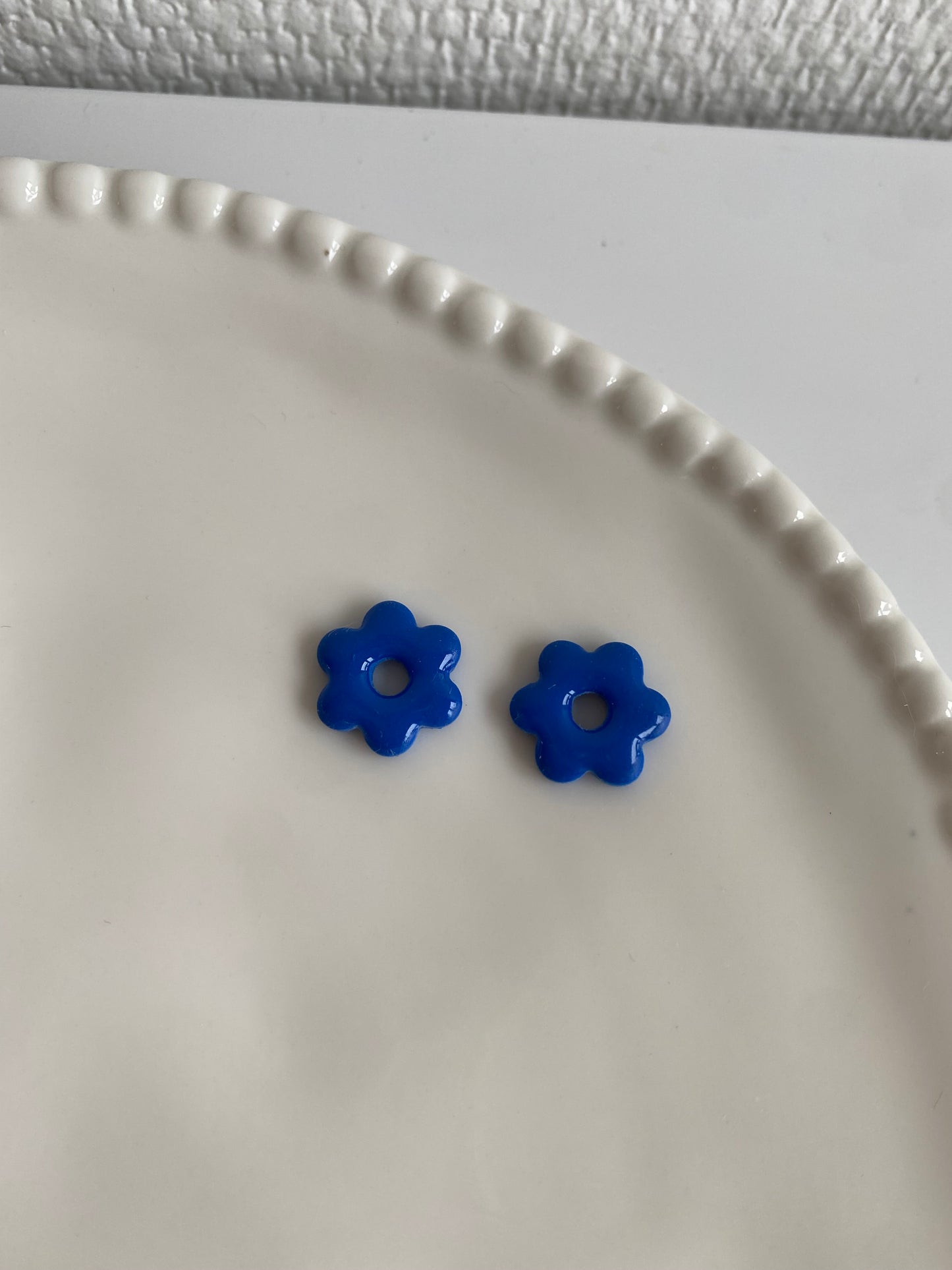 Mini Violette I Breloques fleurs unies ( sans créoles )