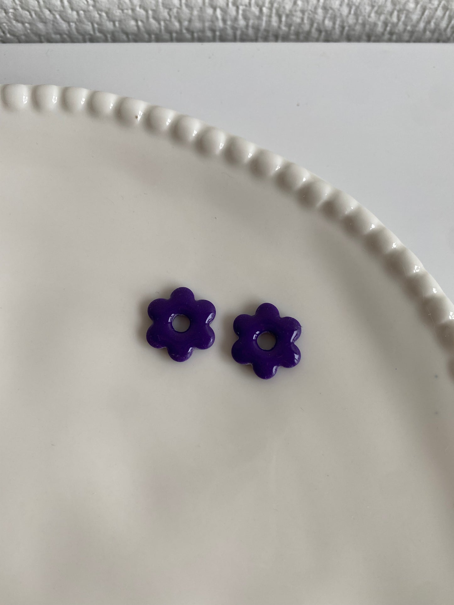 Mini Violette I Breloques fleurs unies ( sans créoles )