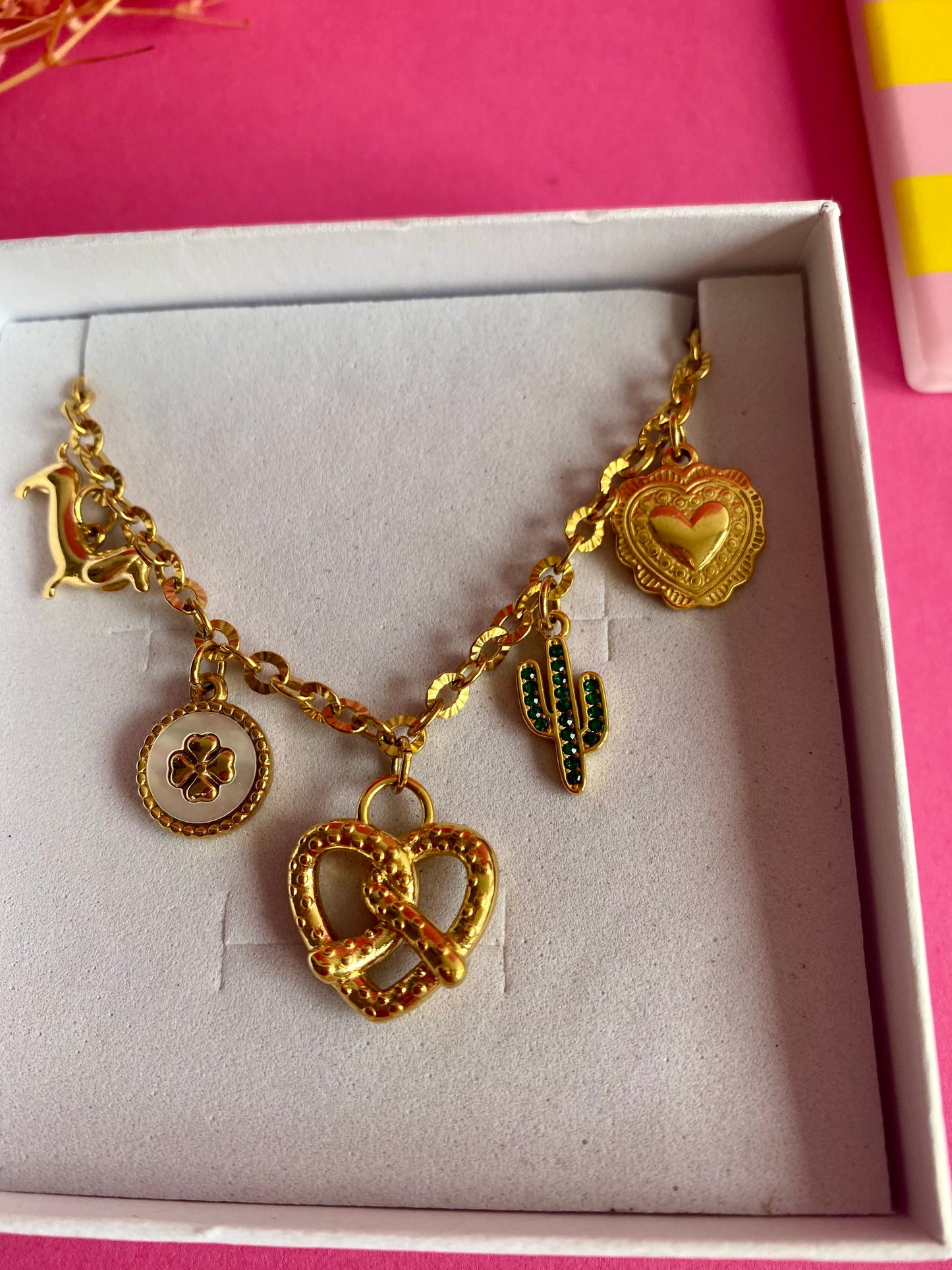 Collier bretzel - pièce unique