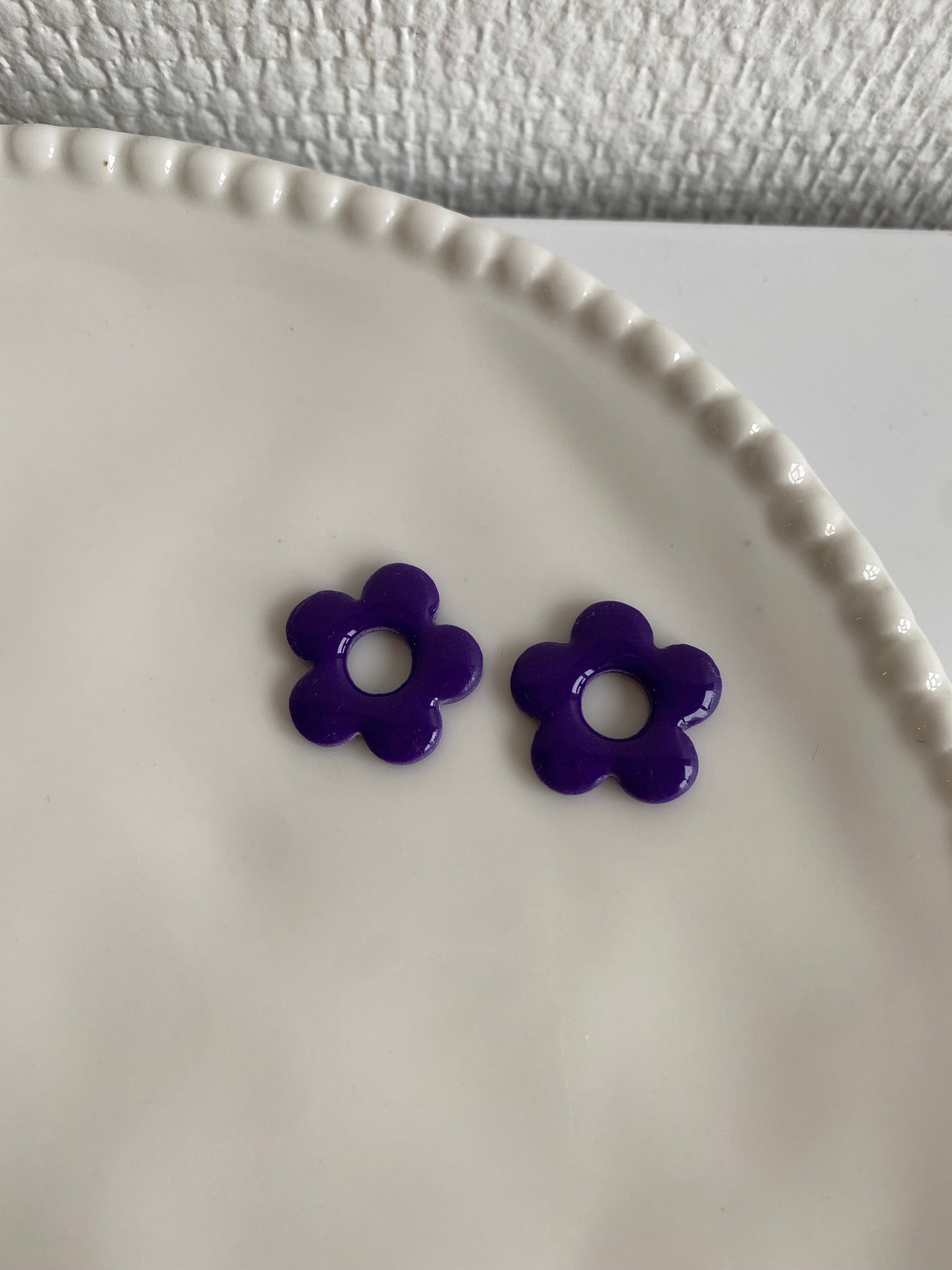 Violette I Breloques fleurs unies ( sans créoles )