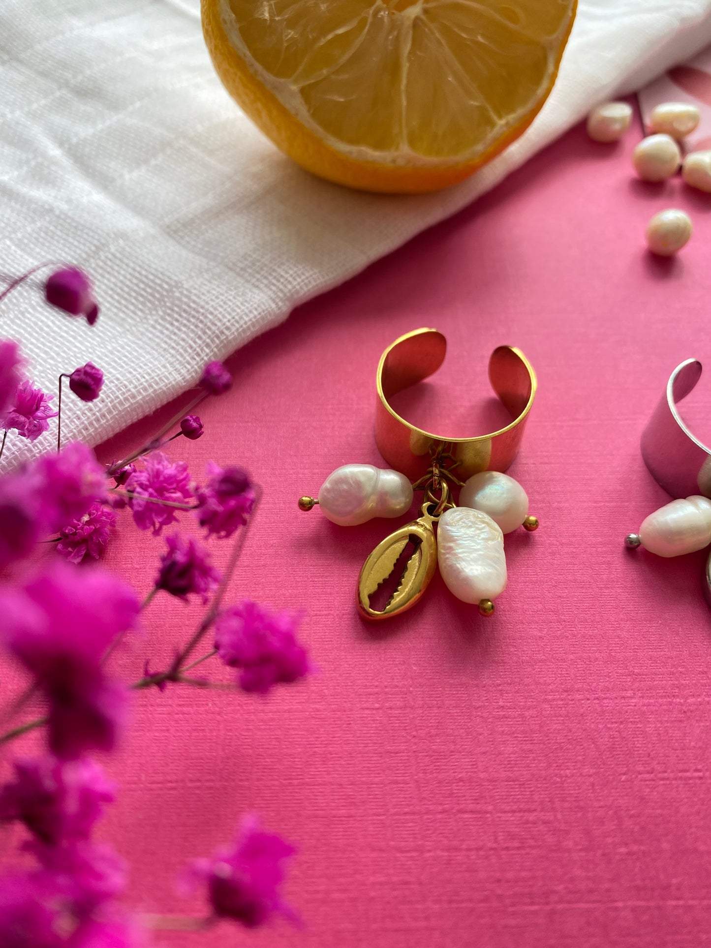 Tess - Bague multi breloques perles d'eau douce